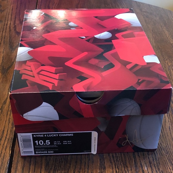 Kyrie 4 Lucky Charms - Picture 7 of 8